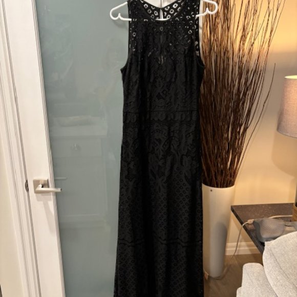 Vera Wang Dresses & Skirts - Vera Wang Formal Lace Maxi Dress